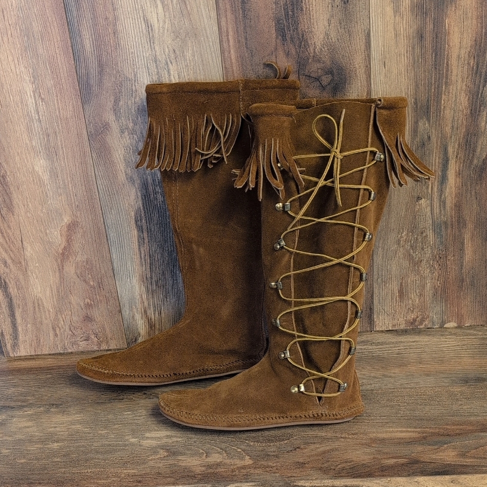 Minnetonka Moccasin Boots 1960s-70s Vintage Suede Side Lace-Up Fringe Boots 8 - Picture 2 of 11